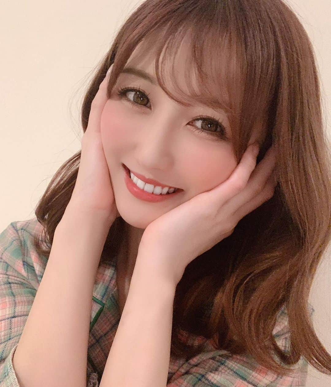 大槻ひびきさんのインスタグラム写真 - (大槻ひびきInstagram)「みんな何してるの？？🥰」4月26日 2時22分 - yanhibi0221