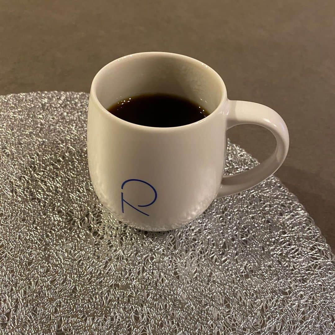 川瀬晃さんのインスタグラム写真 - (川瀬晃Instagram)「東海オンエアのりょうさんのコーヒ屋さん#r_coffeestand のコーヒーを頂きました😊めちゃくちゃうまいです☕️ありがとうございました🙇‍♂️ #おしゃれに撮ったつもり #岡崎に家を借りたい #やっぱりたに」4月26日 10時21分 - hihi____karu15