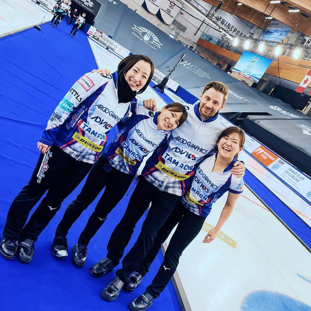 吉田知那美さんのインスタグラム写真 - (吉田知那美Instagram)「・ Not trio. We’re the quartetto💙💙💙💙 We love curling and GSOC so much!!! ARIGATO to all volunteers, organizers and amazing curlers. We’ll miss you all. ・ 帰国の為のPCRテストを受け、全員の陰性の確認が取れたため予定通り、明日帰国します。 ウイルスが流行る前まで私たちが拠点をおき、6年間みんなで生活してきたカルガリー。一瞬でしたが、まる一年振りに帰ってくることが出来て幸せでした🇨🇦またすぐに戻って来られますように🏡 #カーリング #ロコソラーレ #japan #grandslamofcurling #canada #Calgary #💙 #curling」4月26日 10時26分 - chinami1991