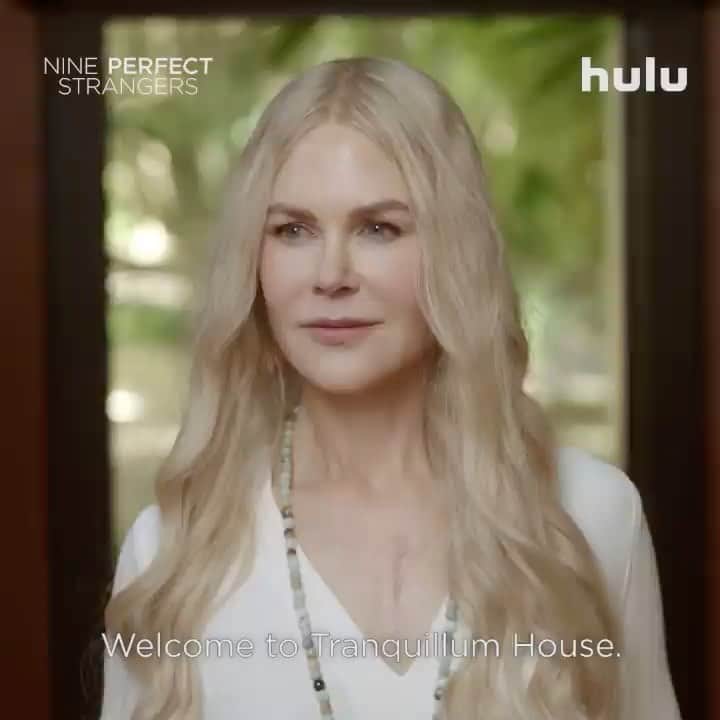 サマーラ・ウェイビングのインスタグラム：「Nine Perfect Strangers @hulu 🍄」