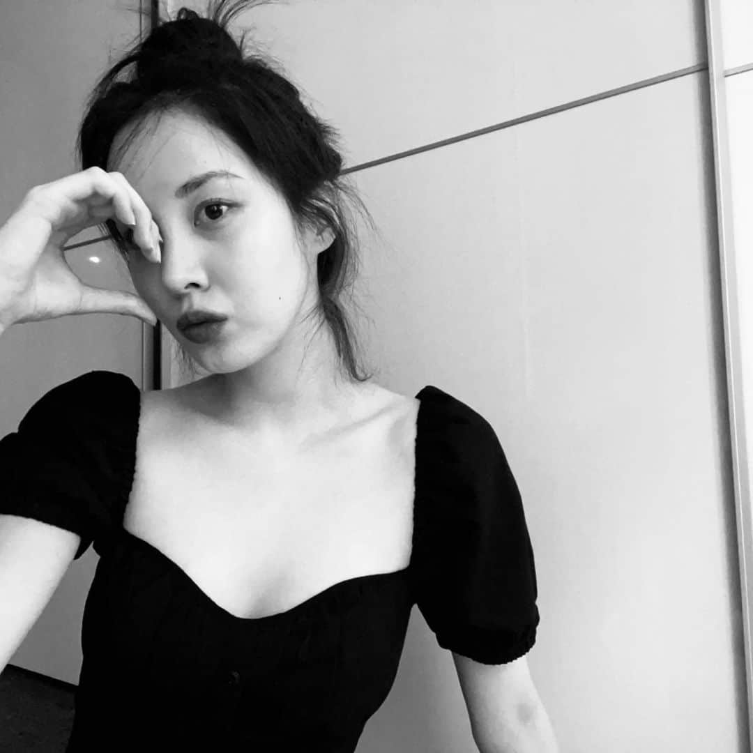 ソヒョンさんのインスタグラム写真 - (ソヒョンInstagram)「🖤」4月26日 13時23分 - seojuhyun_s