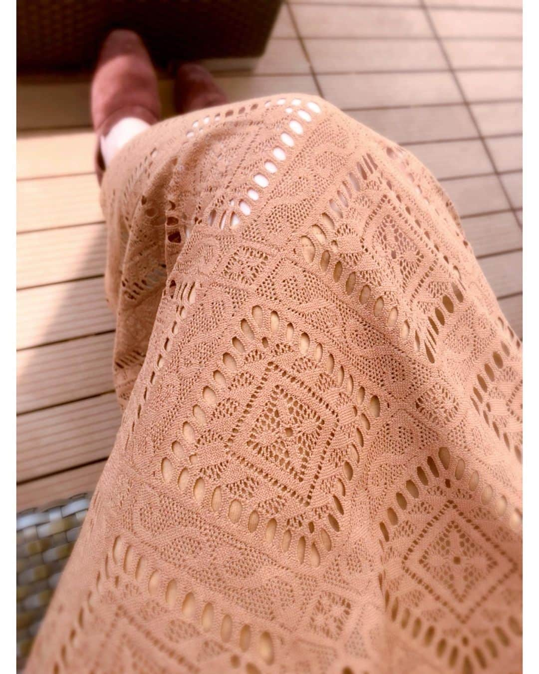 佐々木希さんのインスタグラム写真 - (佐々木希Instagram)「私服。 コットンのカットソー地のレーススカート。 着用時のストレスを感じにくい素材☺︎ そしてウエストは安心のゴム。  #iNtimite」4月26日 15時24分 - nozomisasaki_official