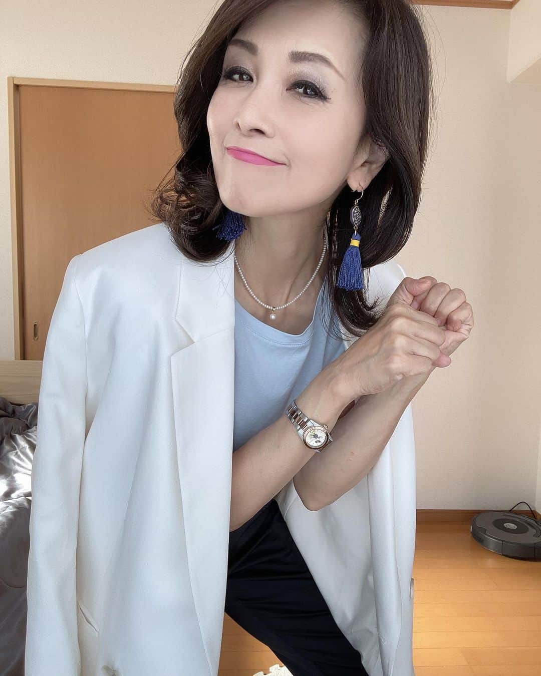 Naoko（なおこ）さんのインスタグラム写真 - (Naoko（なおこ）Instagram)「🍇 🍇 わたしが愛飲している プロテインブランド @kiwamibody_official  から スペシャル🍇グレープ味のEAＡが 新しくでました。 . . 安心の日本製で ありんす🇯🇵 . そしてね 海外製品にありがちな zipが閉めにくいが ぬあいっ！😑💪キリッ😎 . . あの閉めにくいzip 日本人のワタス、 すごーく苦手😂 . . 当たり前に中身は優秀です。 しかも うんまっ😙✨🍇 . EAAは、 ちょっと生くさいのが 苦手だけど これは 美味しいよー🤍🍇🤍🍇 試して見てね。 . . 今日は、トレ日だったのに 行けなくなったので 何回も着替えたワタスを 見てくらはい。 お暇なら😐 . . 明日も休館日〜😂🏋️‍♂️ . . #プロテイン女子 #プロテイン  #筋トレ #筋トレ女子 #筋トレダイエット #筋トレ女子と繋がりたい #くびれたい #痩せたい #減量 #美ボディ #アラフィフ #筋トレ日記 #筋トレ生活 #ボディメイク #50代の筋トレ #熊本 #kumamoto #Trainingmotivation #Bodybuilding#Muscletraining #fitnessmodel#training #workoutvideo #gymgirl#Housemusic #근육 트레이닝 여자#다이어트#교육」4月26日 19時32分 - smile_naohibi