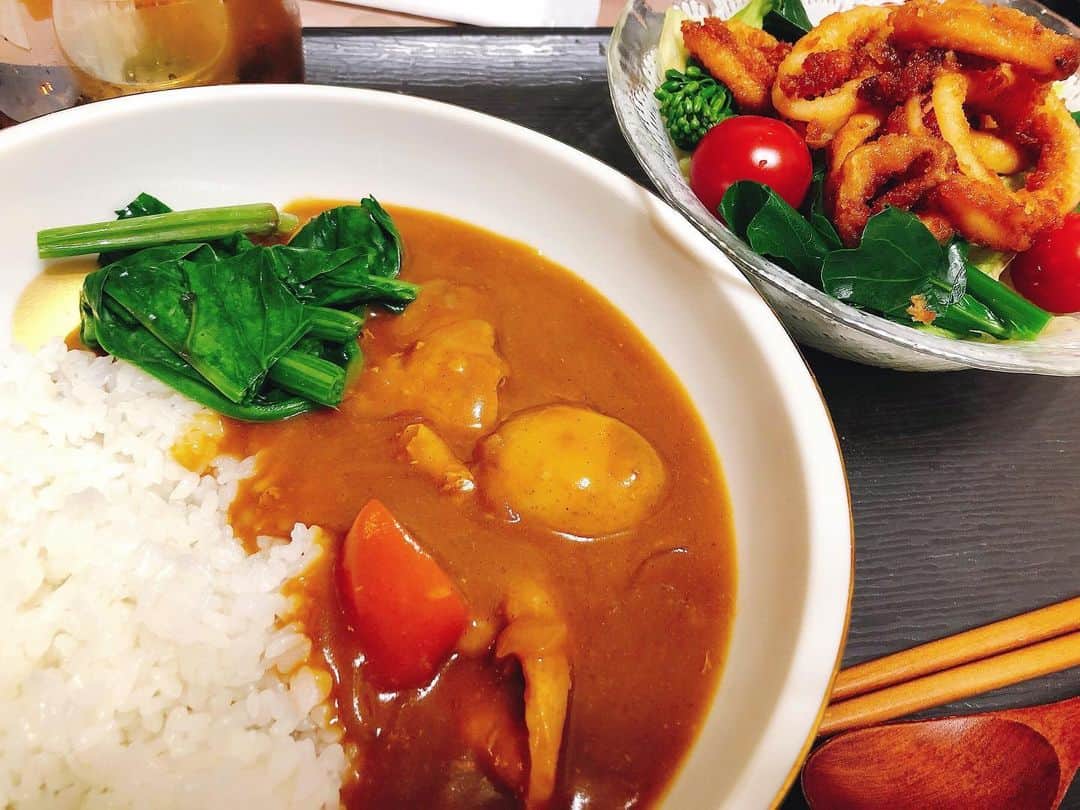 佐野千晃のインスタグラム：「カレー4変化！！！🍛﻿ ﻿ オーソドックスなカレー🍛﻿ ﻿ からの﻿ ﻿ 目玉焼きが主役なカレー🍳﻿ ﻿ からの﻿ ﻿ カレーうどん🍛﻿ ﻿ からの﻿ ﻿ カレードリア🍛﻿ ﻿ スープカレーにもしようとしたけどなくなっちゃった笑﻿ ﻿ カレーは美味しいなぁ🤤🍛﻿ ﻿ #ちゃー飯 #チャークッキング #yummy #Delicious #good #love #handmade #made #in #moana #instagram #instagohan #instafood #カレー #変化」