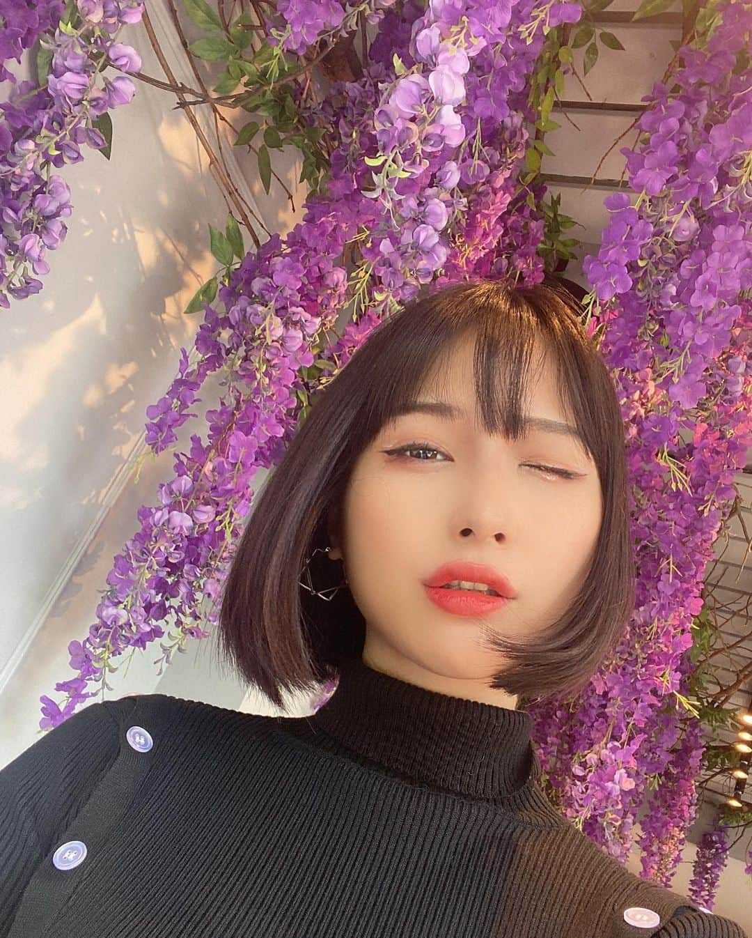 はりーさんのインスタグラム写真 - (はりーInstagram)「5/1からスタートするpurple picnic afternoon teaのレセプションへ🦮🌂🍇  藤の花がとっても綺麗でお話も弾みそうな空間🍳🥚  一足お先に試食させてもらいましたが美味しかった🧇🥯🥨 ぺろりと食べれて今回はお野菜スティックとかもあって罪悪感なく食べれるメニューでした😋 #reception#cafe #cafestagram  #りらずチョイス」4月26日 20時37分 - kirarin_harry_official