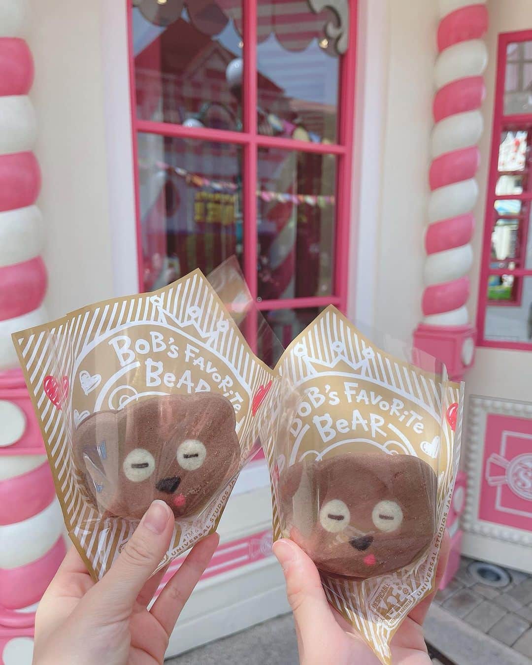 田島芽瑠さんのインスタグラム写真 - (田島芽瑠Instagram)「ティムコーデ🧸♡  ティムのクッキーサンドめっちゃ美味しかったぁ！！  ちなみに弟もティムコーデ😂 テレサもティムもお揃いコーデです笑 家族ラインに写真送ったらカップルか！ってお母さんにつっこまれました笑」4月26日 21時14分 - meru_chan_official