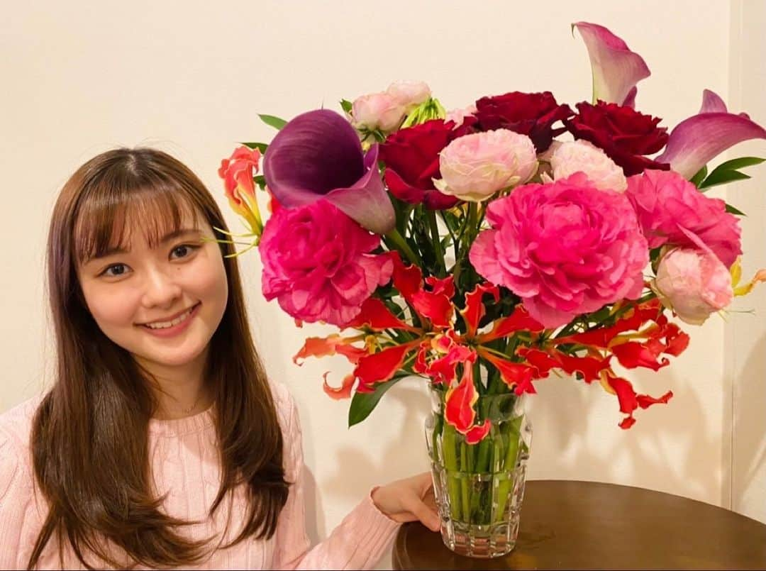 増田紗織さんのインスタグラム写真 - (増田紗織Instagram)「母の誕生日に贈ったお花💐東京出張に行った際に綺麗なお花を見ることができてよかった✨ . . . #abc #announcer #アナウンサー #お花 #花のある暮らし #花 #花束 #花束💐 #花束 #flowers #flower #flowerstagram #flowerlovers」4月26日 21時44分 - saorimasuda_official