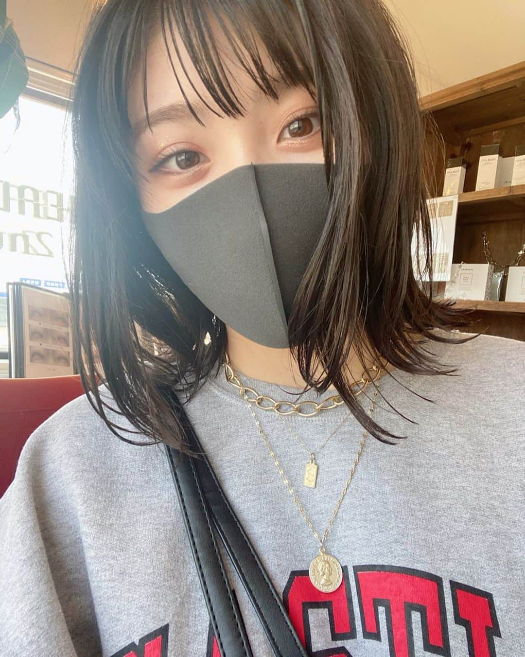 若林真帆のインスタグラム：「初のボブ〜〜髪切りました💇🏾‍♀️❤️」