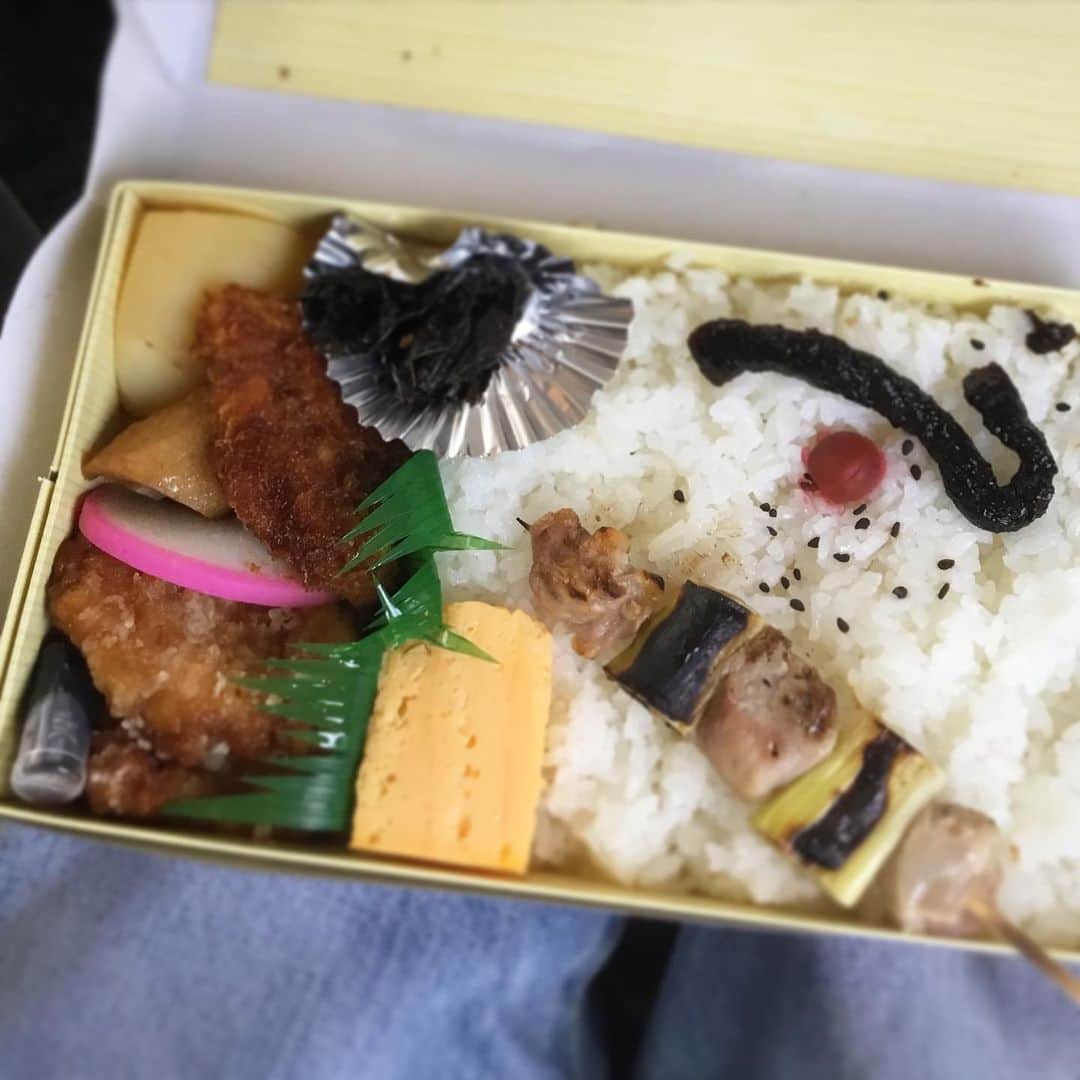 木村ひさしさんのインスタグラム写真 - (木村ひさしInstagram)「最高のおっさんの昼ごはん。 鳥鮮 #最高のおっさんのロケ弁当」4月27日 13時23分 - kimura.hisashi