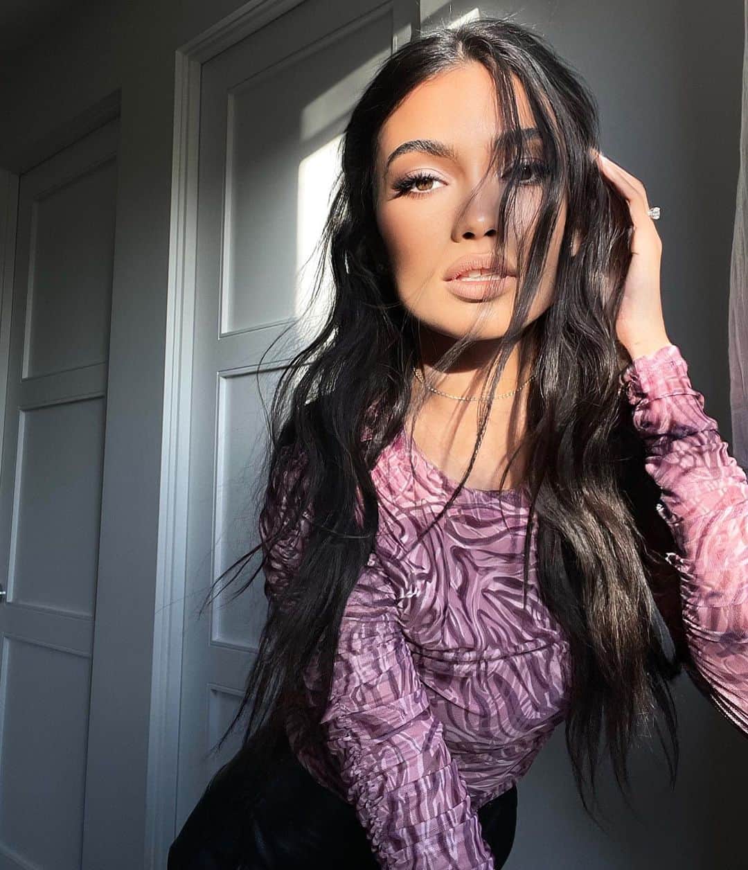 ケリー・ゲイルのインスタグラム：「💋 @revolve」