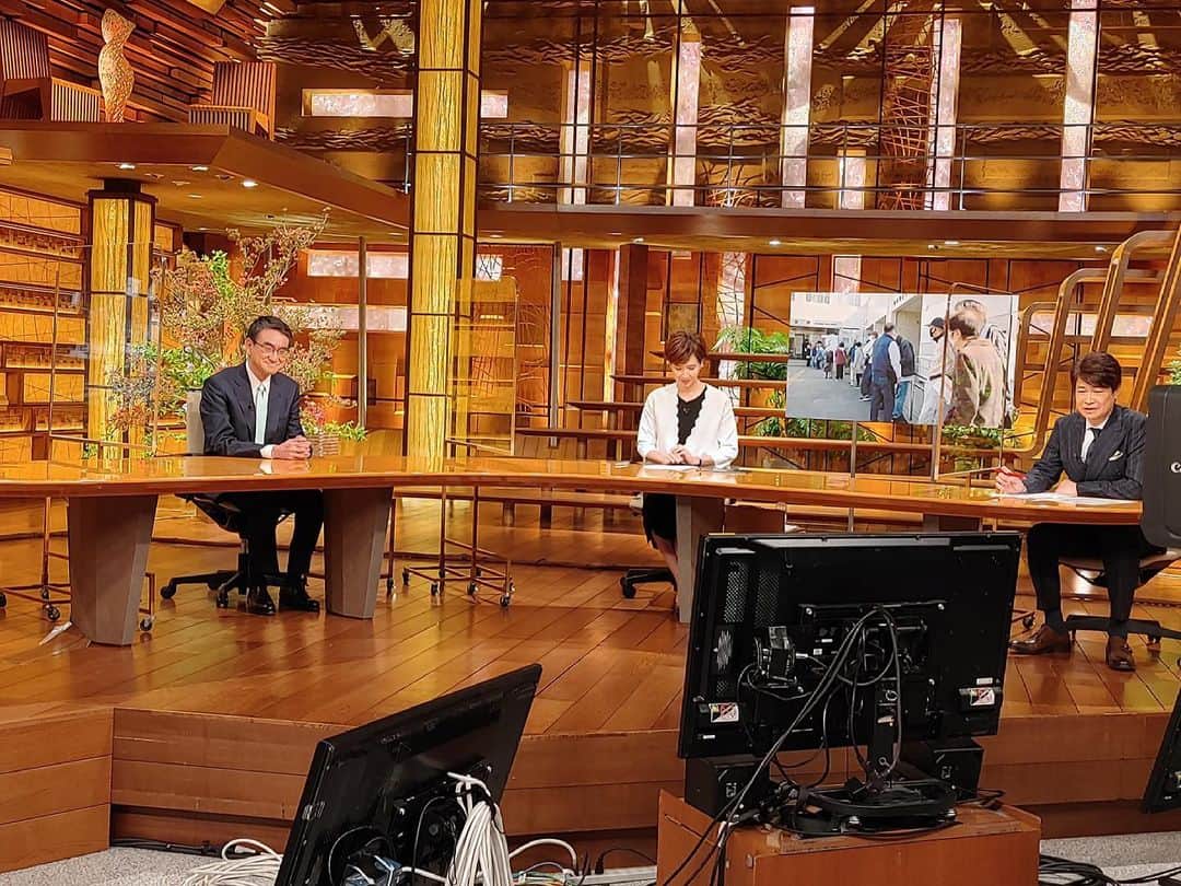 河野太郎のインスタグラム：「Hodo Station on Channel 5.」