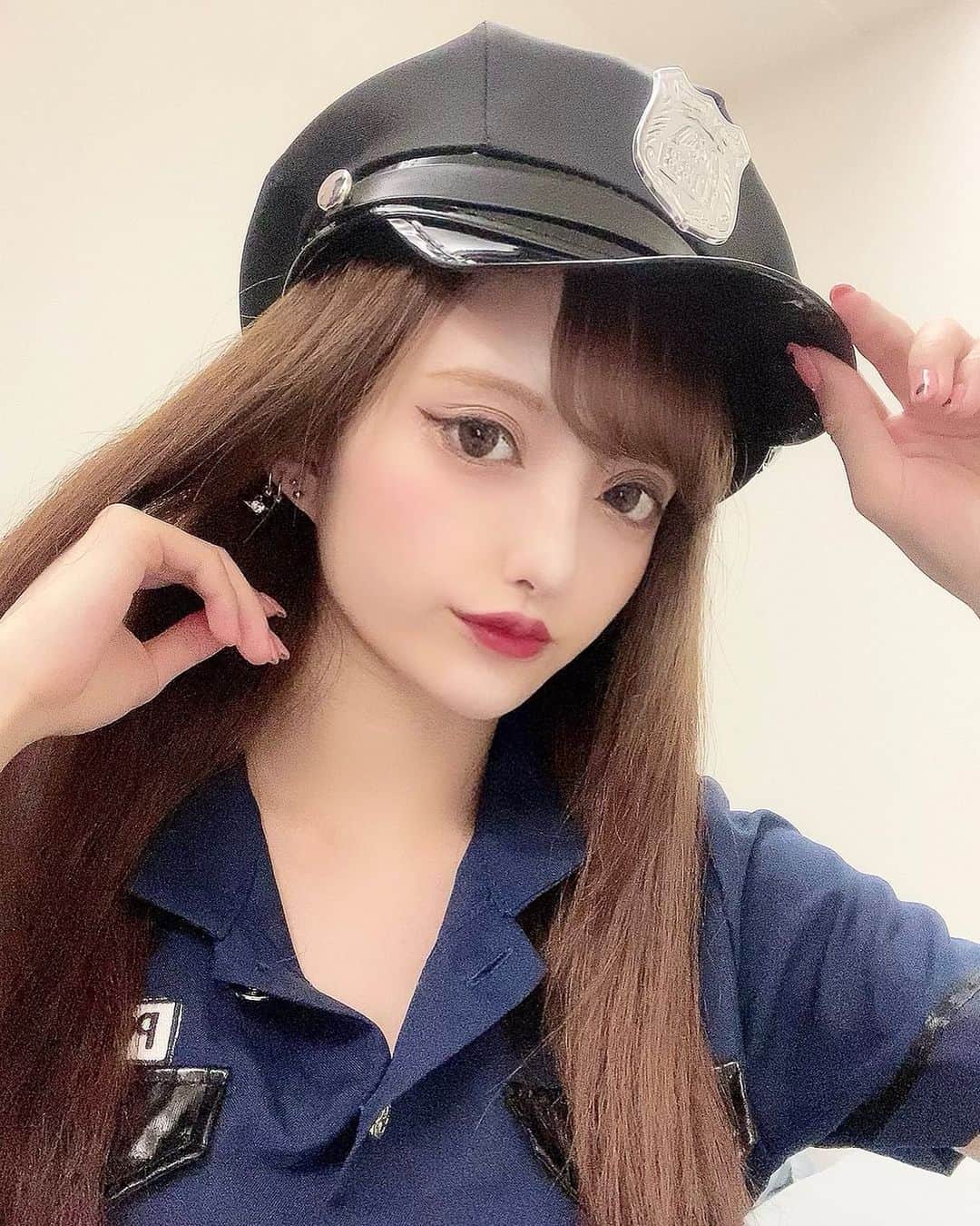 大木玲奈のインスタグラム：「ポリスコス🚓  #ポリスコス#宅コス #love#fashion#model#swag#jj#costume#smile#youtuber#cute#selfie#igers#instagood#OOTD#daily#followme#igdaily#photooftheday#beautiful#tokyo#japan」