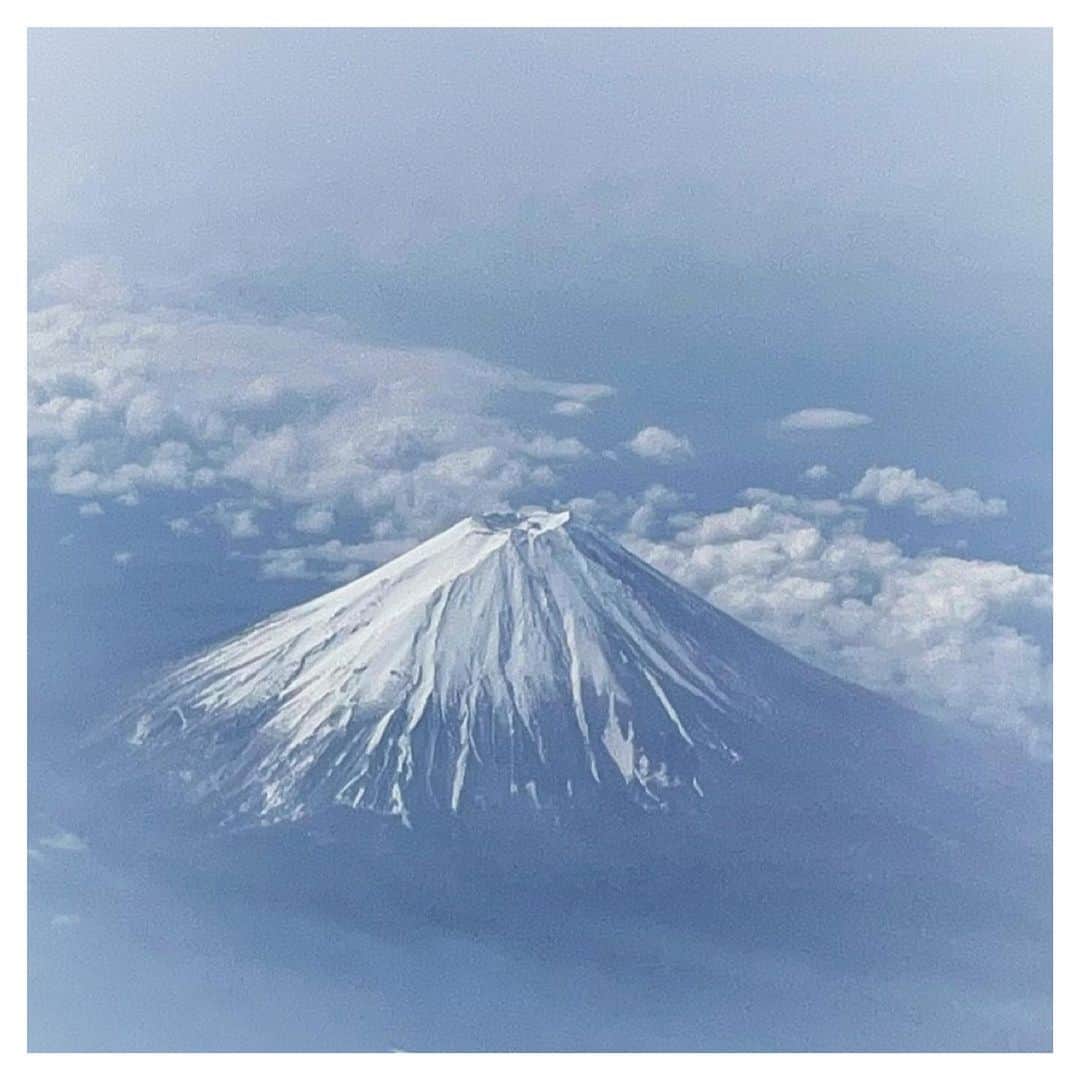 さだまさしさんのインスタグラム写真 - (さだまさしInstagram)「今日の富士山🗻 . #富士山 #さだまさし #sadamasashi」4月27日 10時20分 - sada_masashi