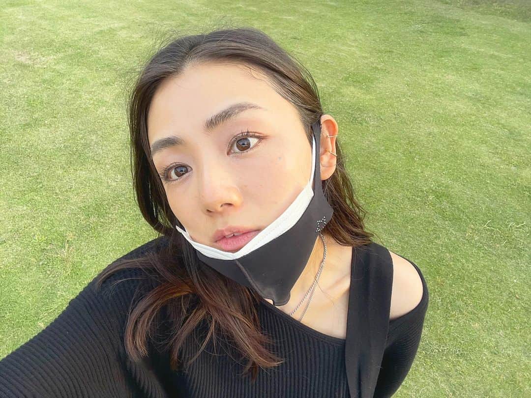片山萌美のインスタグラム：「アシンメトリー系の服も 昔から好きなんだよな。 #moemikatayama」