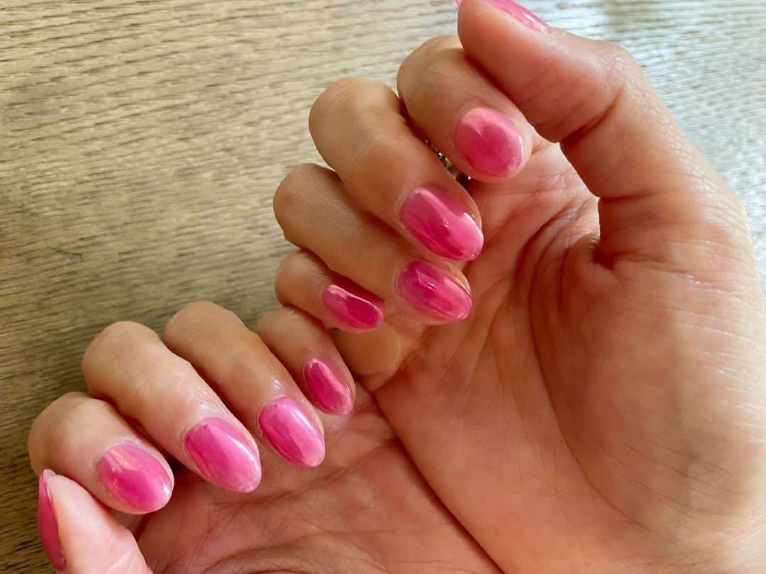 田母神智子さんのインスタグラム写真 - (田母神智子Instagram)「pink🎀  #nails #musk #nailart #naildesign #gelnails #pinknails #harajuku #tokyo #ジェルネイル #ピンクネイル #ネイルデザイン」4月27日 14時26分 - tomokotamogami