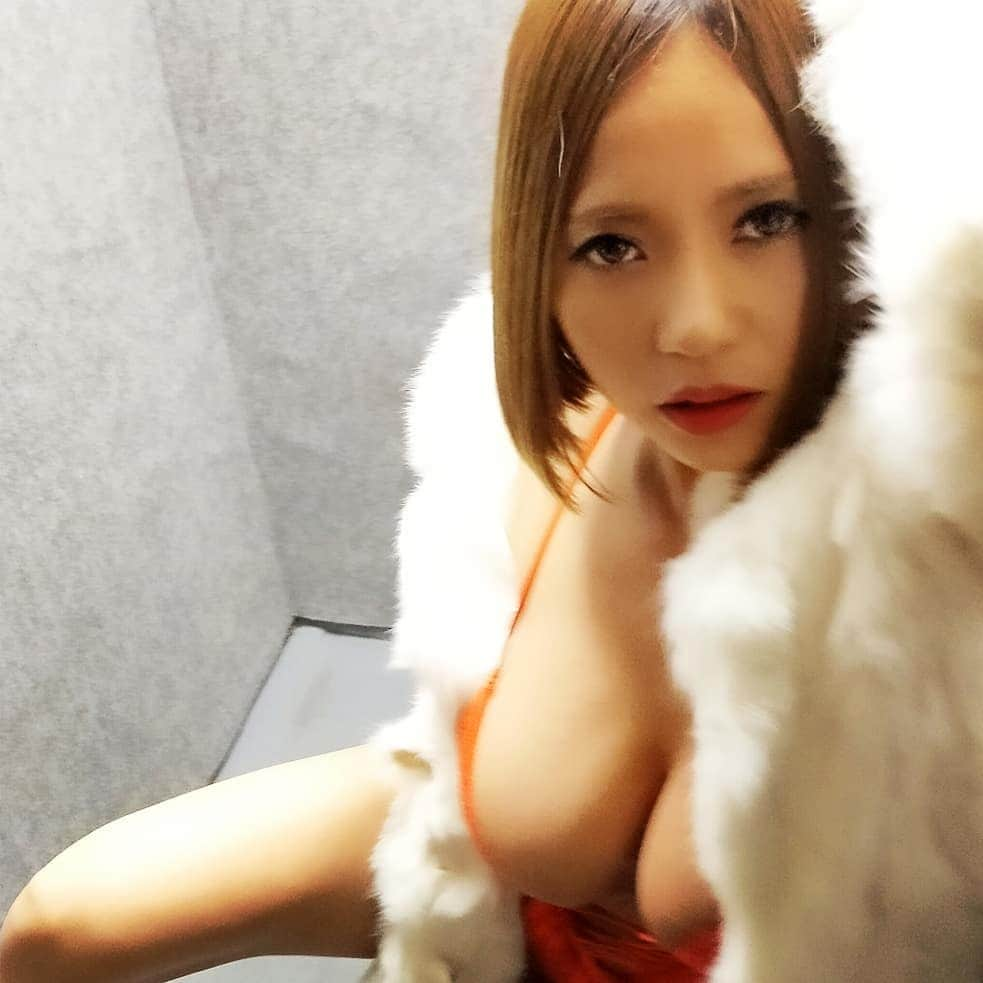 西條るりさんのインスタグラム写真 - (西條るりInstagram)「Check my post during GW holiday😘https://fancentro.com/ruri_saijo #allprogirls #awsomesaijo #elevators #stayhome #white #asiangirls #japanesegirl」4月27日 16時18分 - saijou_ruri