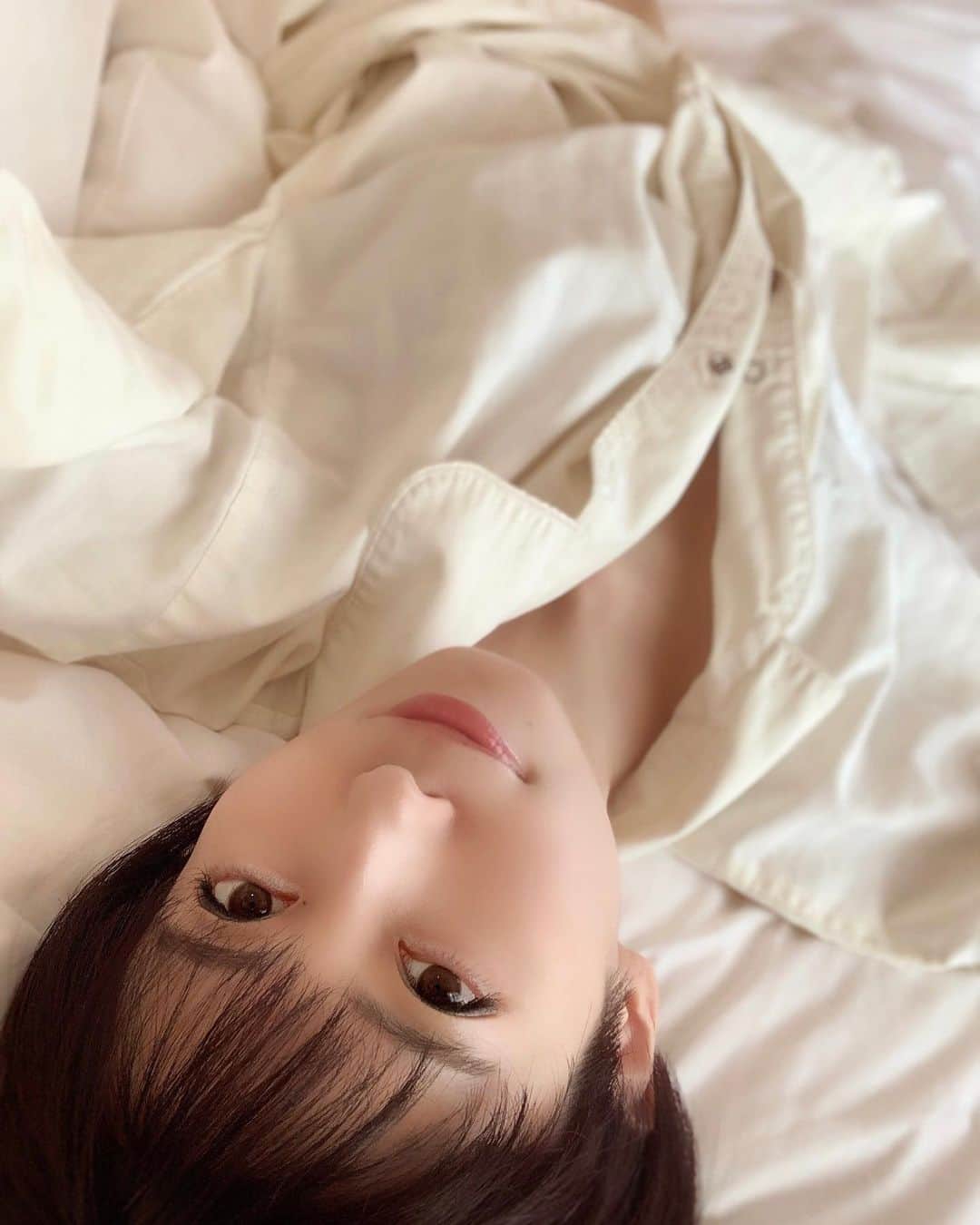 乃亜のインスタグラム：「❤︎ ・ ・ ・  #portrait #shotting #Japanesegir #followme  #selfie #インスタグラビア #グラビア #パジャマ #着衣グラビア  #セクシーショット  #ショートヘア  #黒髪ショート #自撮り #被写体 #AV女優 #セクシー女優 #痴女優 #痴女 #乃亜」
