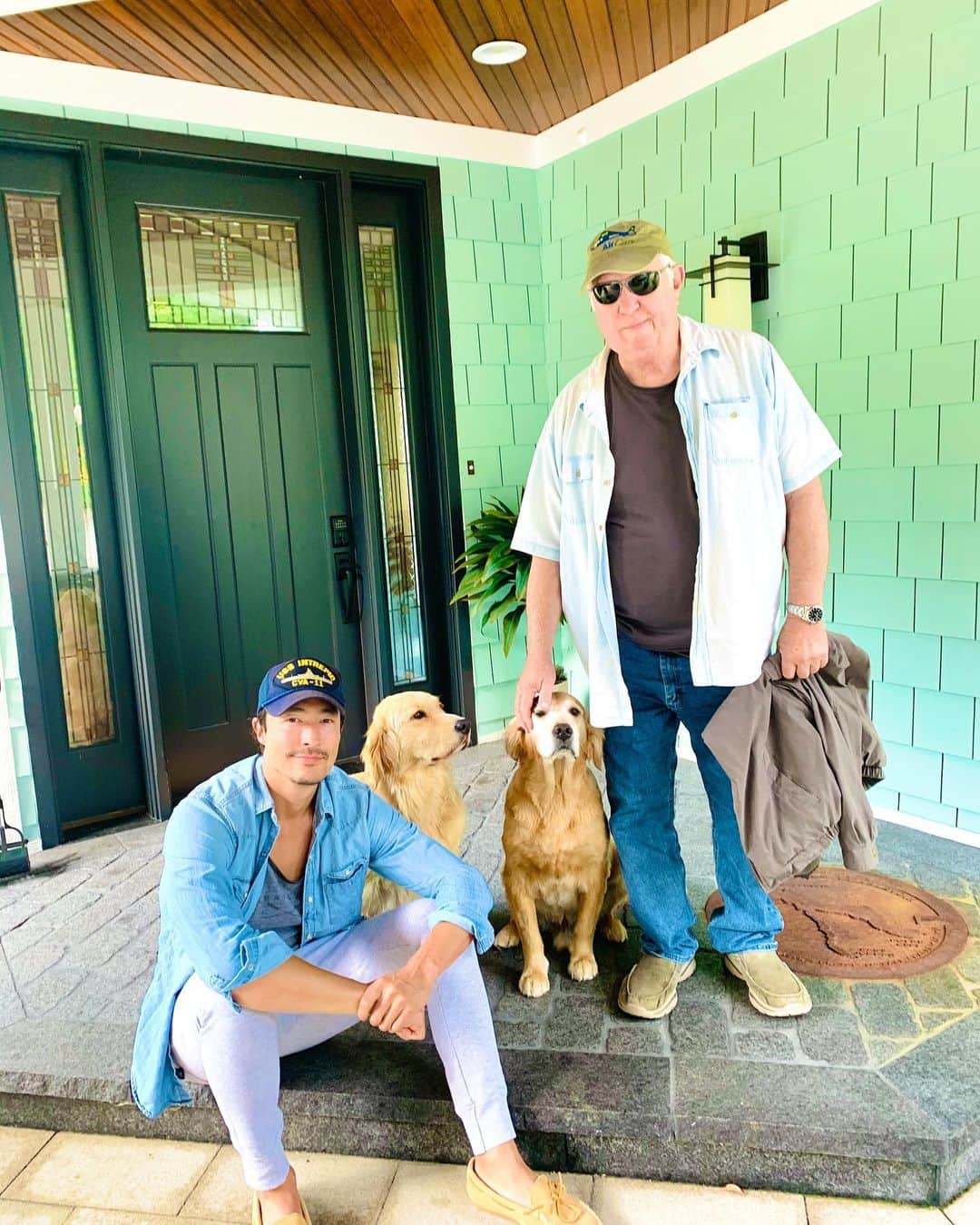 のインスタグラム：「Happy birthday to the man who shaped my life.  Thank you for leading by example and for the years of sacrifice....and for your dry sense of humor:). Love you and can’t wait to see ya!!! Happy Birthday Dad ❤️」