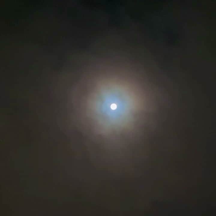 相羽瑠奈のインスタグラム：「🌚🌈」