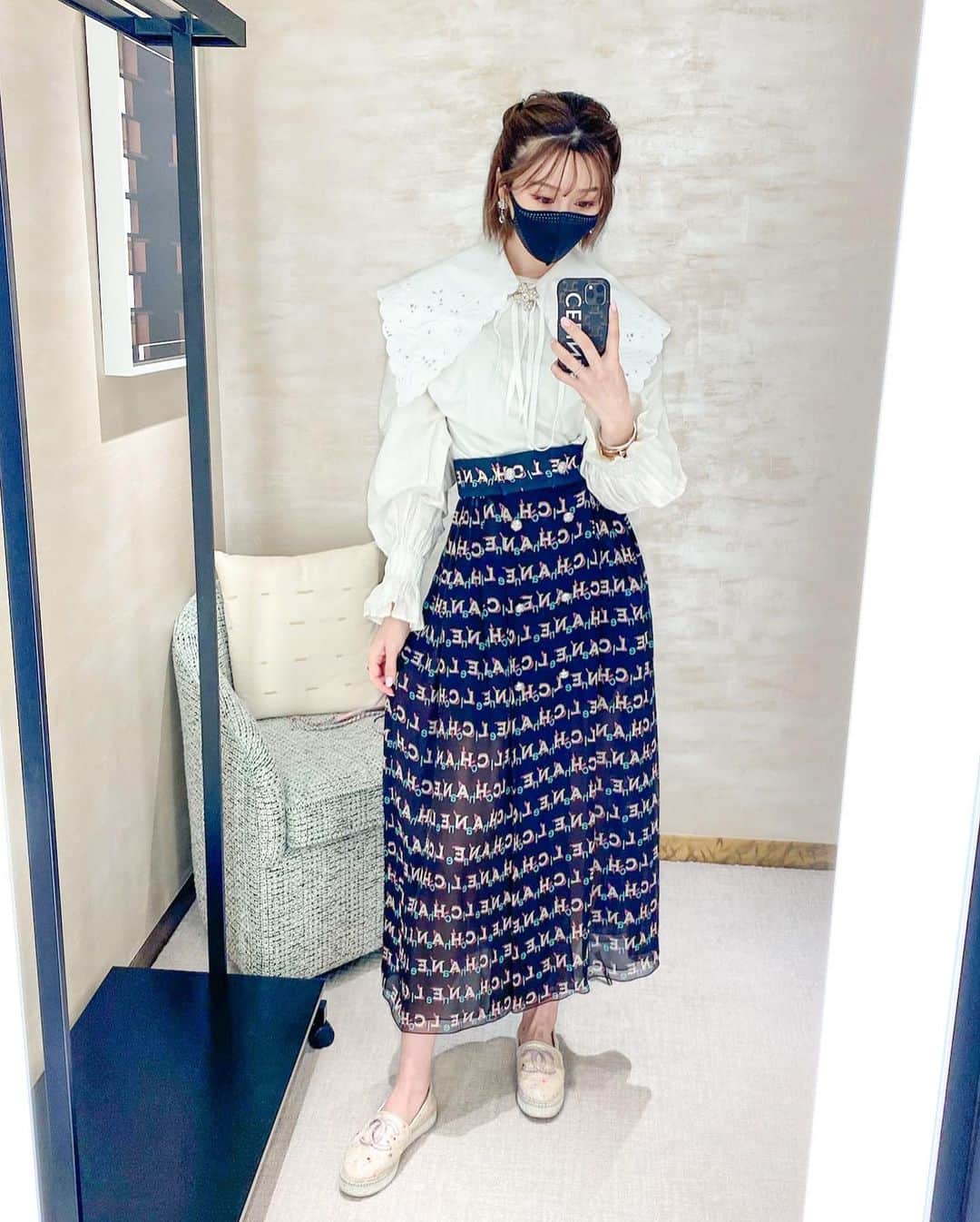 JUNKO（飯田順子）さんのインスタグラム写真 - (JUNKO（飯田順子）Instagram)「襟が可愛い🌈 お気に入り☺️✨ @patou  ・ @chanel の靴は歩きやすいから 出番多めです😋」4月27日 20時09分 - jun__ko_