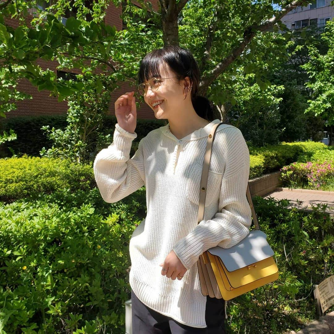 松井愛莉さんのインスタグラム写真 - (松井愛莉Instagram)「☀️💓  Knit @_irene__official_  Bag @marni  Ear cuff @knowhowjewelry」4月27日 20時08分 - airi1226_official