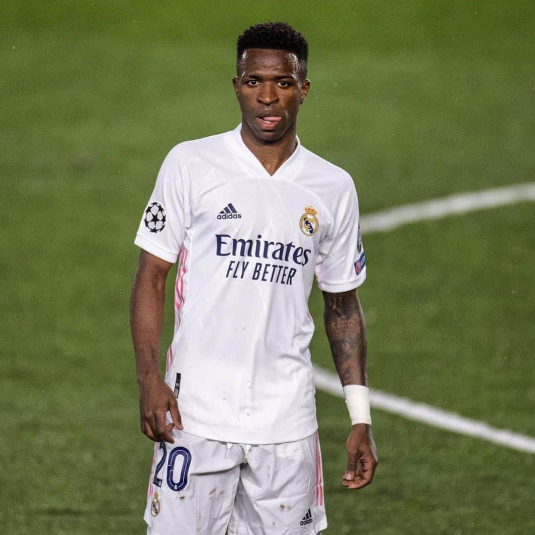 ヴィニシウス・ジュニオールのインスタグラム：「Até o fim! Nos vemos em Londres  ¡HALAMADRID! 🤍⚽️」