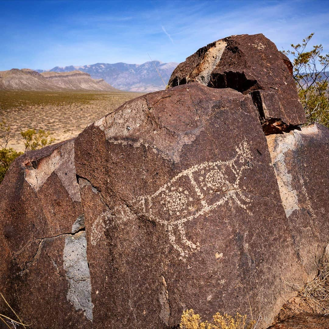 National Geographic Creativeさんのインスタグラム写真 - (National Geographic CreativeInstagram)「Photo by Stephen Alvarez @salvarezphoto // sometimes things go sideways on assignment. We were scheduled for a couple of days at Three Rivers Petroglyph site in the Tularosa basin but high winds and the massive Three Rivers fire forced us to cut the trip stay short. This fire that started ½ a mile from our campsite quickly escalated to 6,100 acres and was still uncontrolled this morning. The rock art we were photographing was not endangered by the fire but we thought it best to leave the roads opened for fire crews and evacuating residents.」4月28日 4時36分 - natgeointhefield