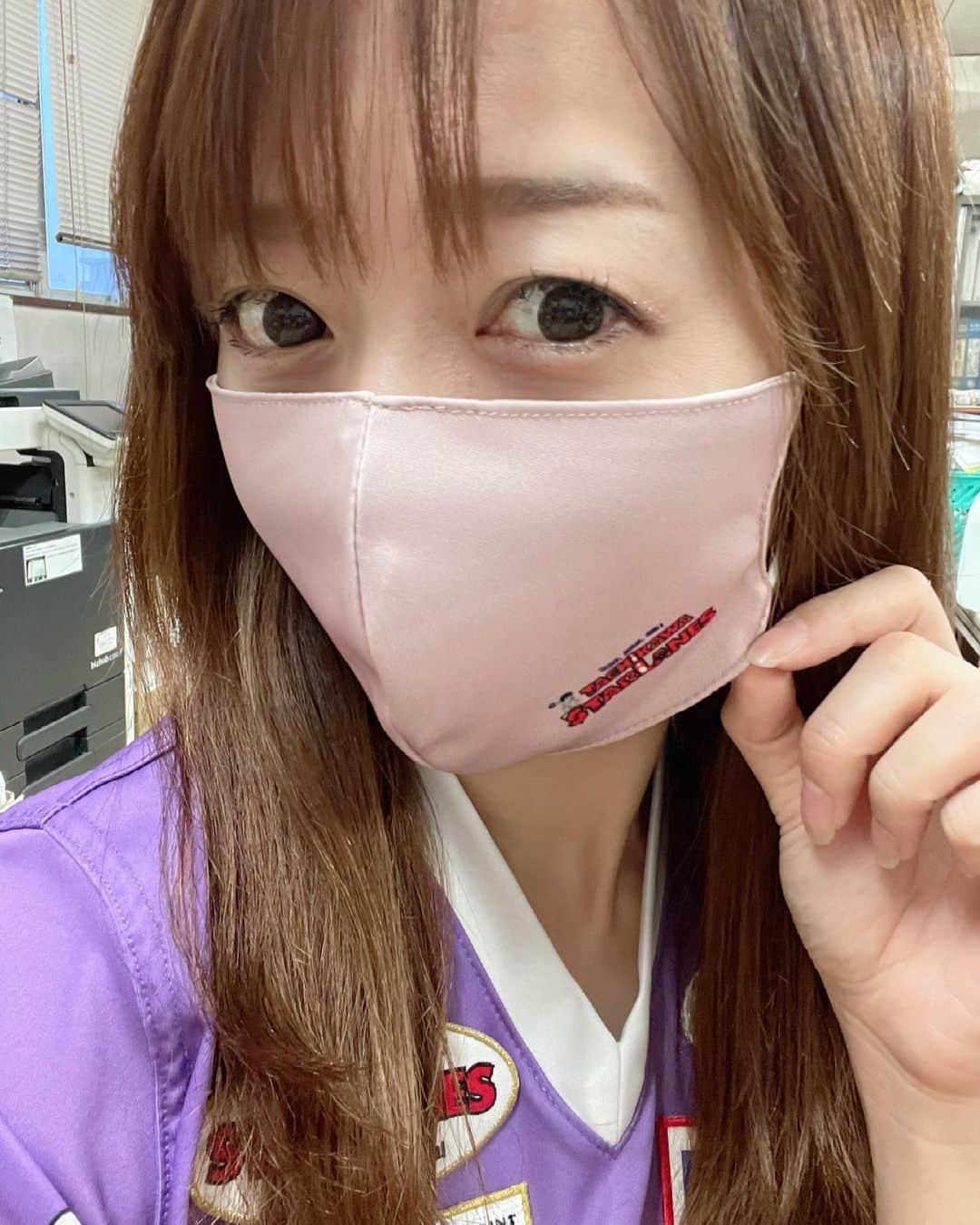 秋吉夕紀のインスタグラム：「立川スターレーンロゴ入りマスク 色が好き🤍愛用中🤍  #立川スターレーン」