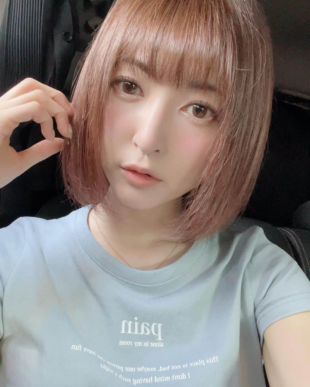 神田沙也加さんのインスタグラム写真 - (神田沙也加Instagram)「コーラルに染めました。 そして髪伸びました。 今日は声です。 あの子を声帯に呼びたいと思います。」4月28日 16時13分 - sayakakanda