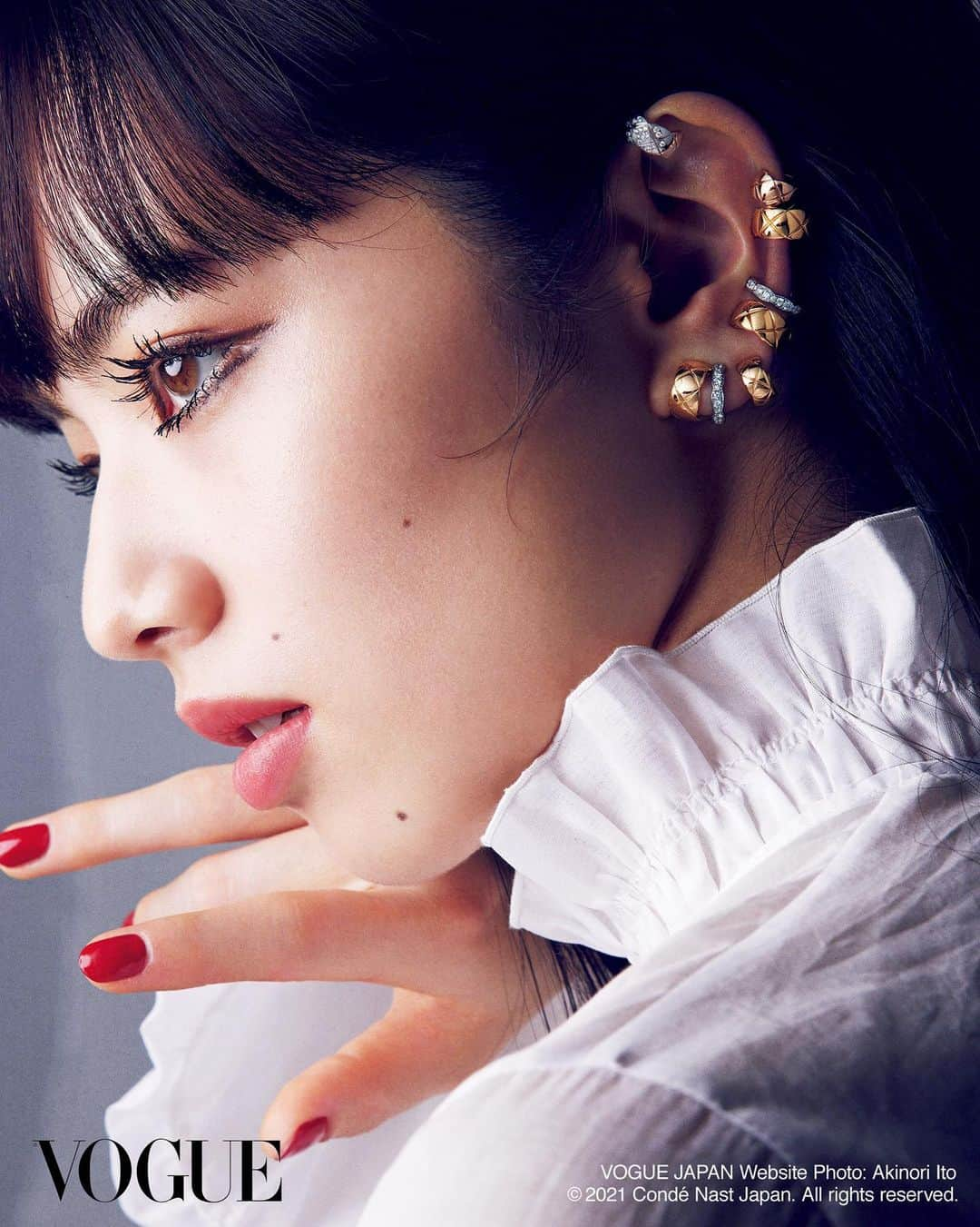 小松菜奈さんのインスタグラム写真 - (小松菜奈Instagram)「@voguejapan @chanelofficial 💍💎」4月28日 10時16分 - konichan7