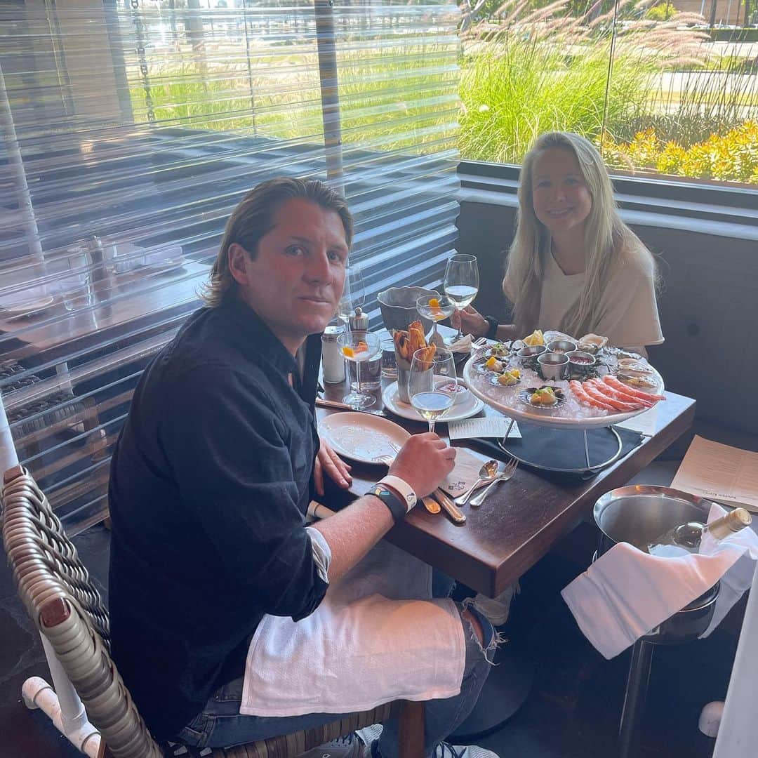 のインスタグラム：「Birthday lunch for my best friend, lover, mother and if anyone knows our company #theboss 21 years together! Love u babe」