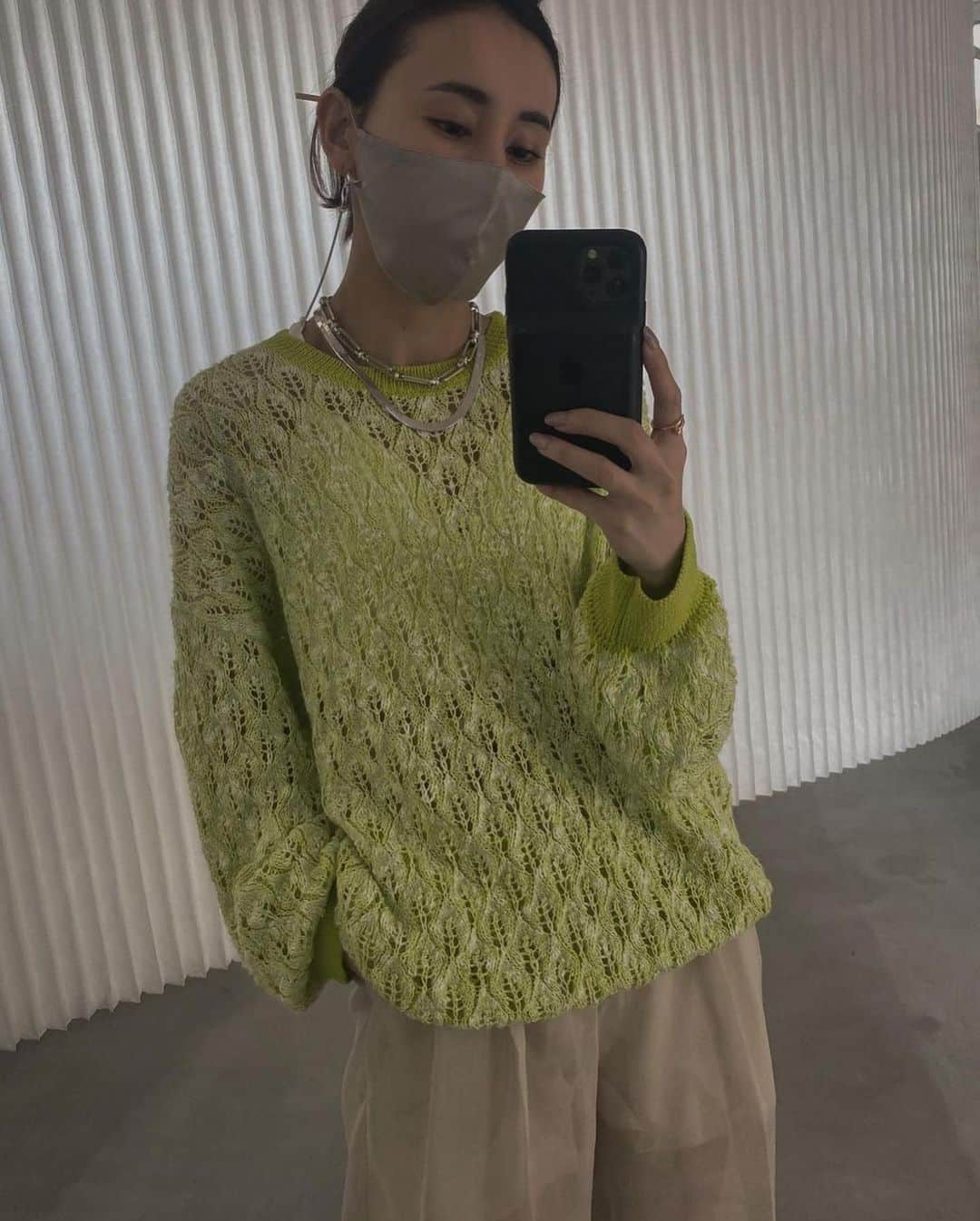 黒石奈央子さんのインスタグラム写真 - (黒石奈央子Instagram)「medi loose crochet knit ¥17500 5/4 . . カラフルなクロシェニットは ブルー、イエロー、ホワイトの三色展開。  @ameri_shinjuku @amerivintage @ameri_daikanyama @ameri.shinsaibashi  @ameri_omotesando #ameri#amerivintage #fashion #vintagefashion #coordinate#ootd#outfit#osanposnap #705_outfit #大人ファッション #大人コーディネート #大人スタイル #modestyle #modefashion#modecasual」4月28日 17時33分 - blackstone705