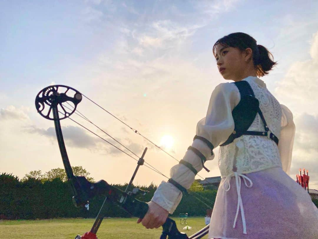 森川葵さんのインスタグラム写真 - (森川葵Instagram)「みなさんこんにちは。🏹 今日23:59〜#それって実際どうなの課 森川葵SP放送が決定しました。 嬉しくもあり正直かなりプレッシャー。 これまでを振り返りつつさらに新しいことにチャレンジさせて頂きます。 今回は#アーチェリー です。 果たして成功するのかテレビの前でお見守りください。📺🏹 (次の日肩ぱんぱんで人生初の痛み経験しました)」4月28日 13時34分 - aoi_morikawa0617