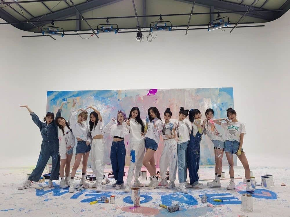 アン・ユジンのインスタグラム：「아이즈원 🤍」