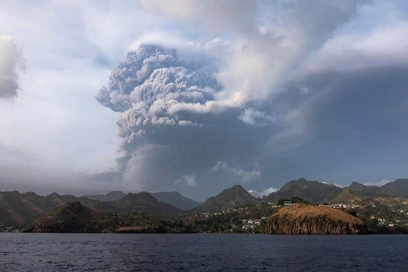 レオナルド・ディカプリオさんのインスタグラム写真 - (レオナルド・ディカプリオInstagram)「The Caribbean island of #StVincent is suffering a series of explosive volcanic eruptions that has forced 20,000 people out of their homes, destroyed large tracts of forest, and sent toxic ash raining down across the island.   The St Vincent & the Grenadines Forestry Department needs your help as they work tirelessly to clear fallen trees, restore the nation’s water and power supplies and rescue wild animals.  📢 Help them by clicking the link in @faunafloraint’s bio.」4月29日 2時03分 - leonardodicaprio