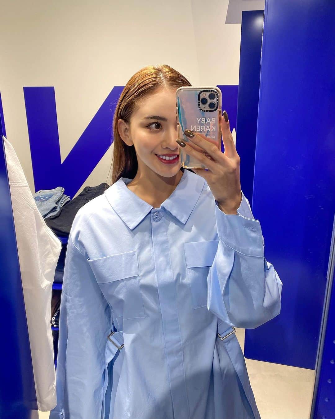 カレンさんのインスタグラム写真 - (カレンInstagram)「Shooting @aland_jp 💙 귀여운 가게~🥰 in ALAND🇰🇷♡ Miller selfie BABY Karen🤳✨  #ALAND #BLENDA #shibuya」4月28日 18時10分 - cjd_karen