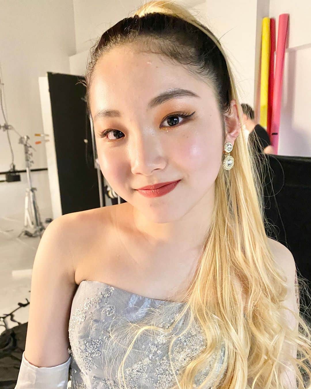 のインスタグラム：「⚡️⚡️  ここぴ様😘🎶  #井口虹姫 #ウィッグつけたよ👸✨」