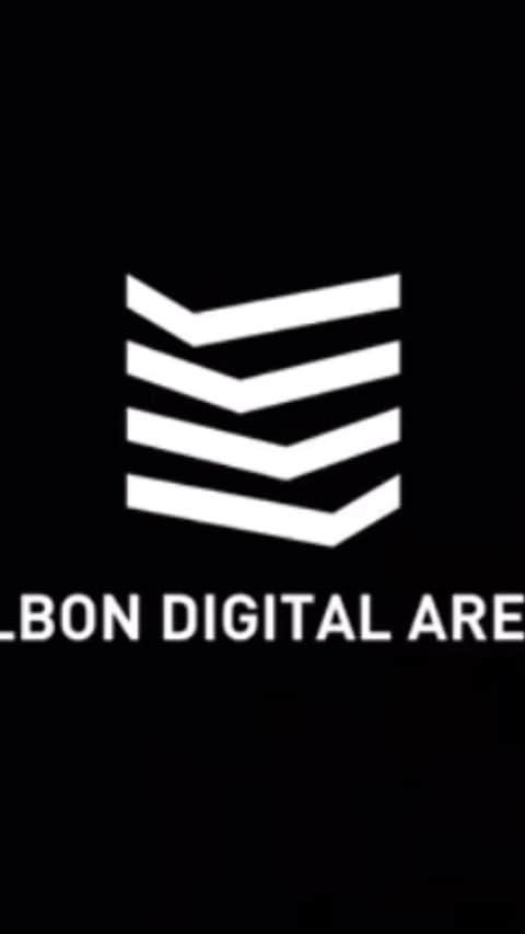 ミルボン Milbon for designer japanのインスタグラム：「MILBON DIGITAL ARENA﻿ アプリダウンロードまで残り34日💪✨﻿ ﻿ 今回はデジタルアリーナの3つの特長をお伝えします！﻿ ﻿ ①デジタルを駆使した新たなイベント体験﻿ →自分でアバターを操作し、見たいものや見たい視点を選んで、自由度の高いイベントが体験できる！﻿ ﻿ ②世界中の美容師とつながる新たなコミュニティ﻿ →他の参加者と同じ空間を共有しながら、テキストチャットやボイスチャットで交流できる！﻿ ﻿ ③用途に応じたイベントスペース﻿ →エントランス・イベントホール・セミナーブース・フォトギャラリーがあり、多彩なコンテンツを体感できる！﻿ ﻿ 今後も随時情報をお届け致しますので、﻿ ぜひお楽しみに✨✨﻿ ﻿ #ミルボン﻿ #milbon﻿ #dainspire﻿ #ミルボンデジタルアリーナ﻿ #milbondigitalarena」