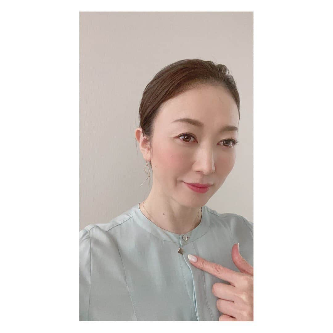 田中雅美さんのインスタグラム写真 - (田中雅美Instagram)「本日。 テレビ朝日「グッドモーニング」での衣装はこちらでした。 色合いが絶妙に素敵。  ・ ・  シャツ、パンツ共に @so_close_official  ピアス、ネックレス共に @vendomeaoyama_official  シューズ @dianashoespress  スタイリストの権ちゃん　@sono_gonda_st  いつもサンキュー♡  #テレビ朝日 #グッドモーニング #衣装 #色合い絶妙 #リモート出演 #スポーツコーナー #ありがたい」4月28日 20時19分 - tanakamasami_official