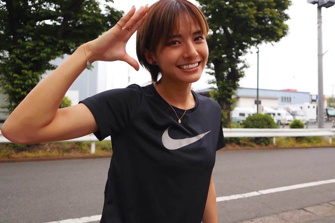 佐野千晃のインスタグラム：「走るYouTubeをあげると伸びる、、、、！﻿ ﻿ やっぱり走ってるところをみんなは見たいのかな？﻿ ﻿ どうなの？？笑﻿ ﻿ 今日も走るYouTube撮ったから楽しみにしててね？笑﻿ ﻿ #run #running #marathon #フルマラソン #マラソン #マラソン女子 #人生自由自在 #走る女子 #ファッション #ウェア #楽しく走る #ランニング #ジョギング #楽しい #YouTube」