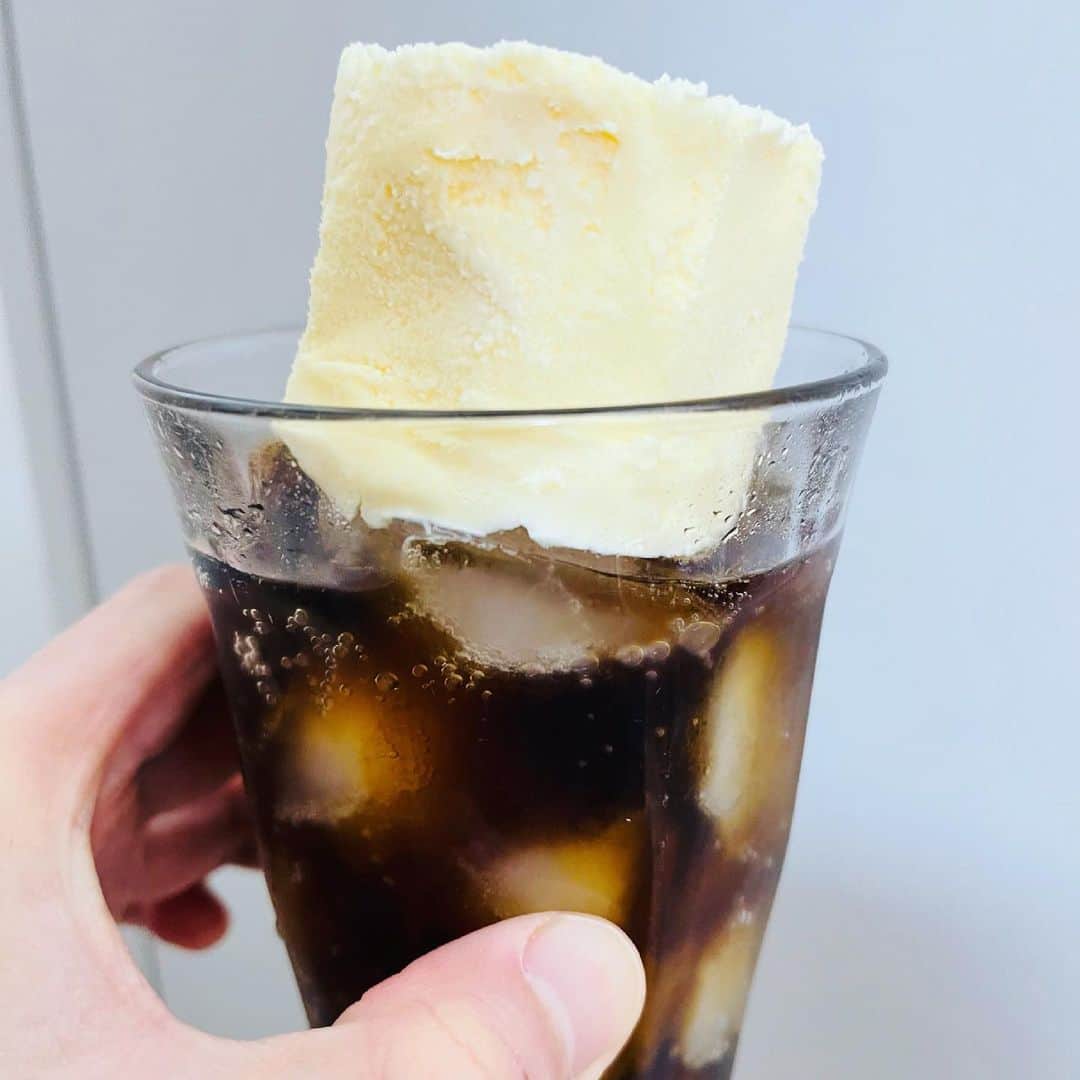 un:cのインスタグラム：「コーラフロート（力技）大好きなんです」