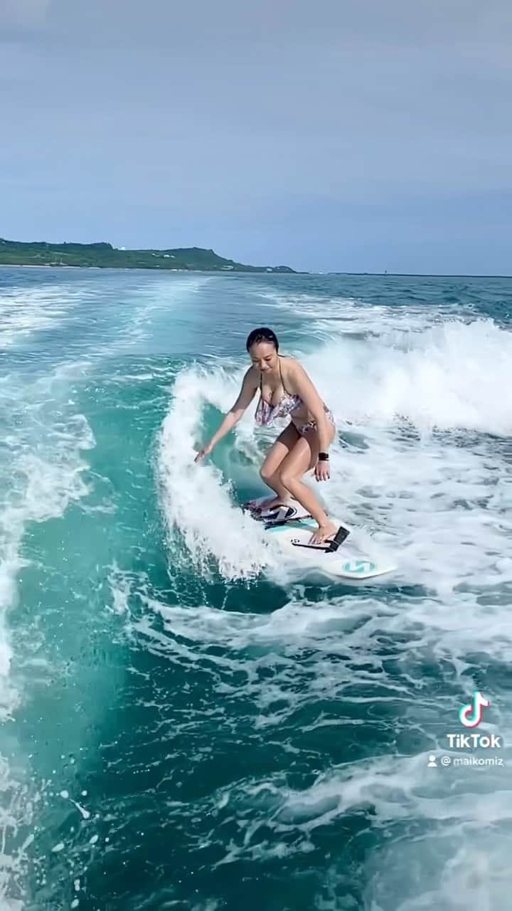maikoのインスタグラム：「#firehydrant #sittingducks #wakesurfing #trick #surfstyle」