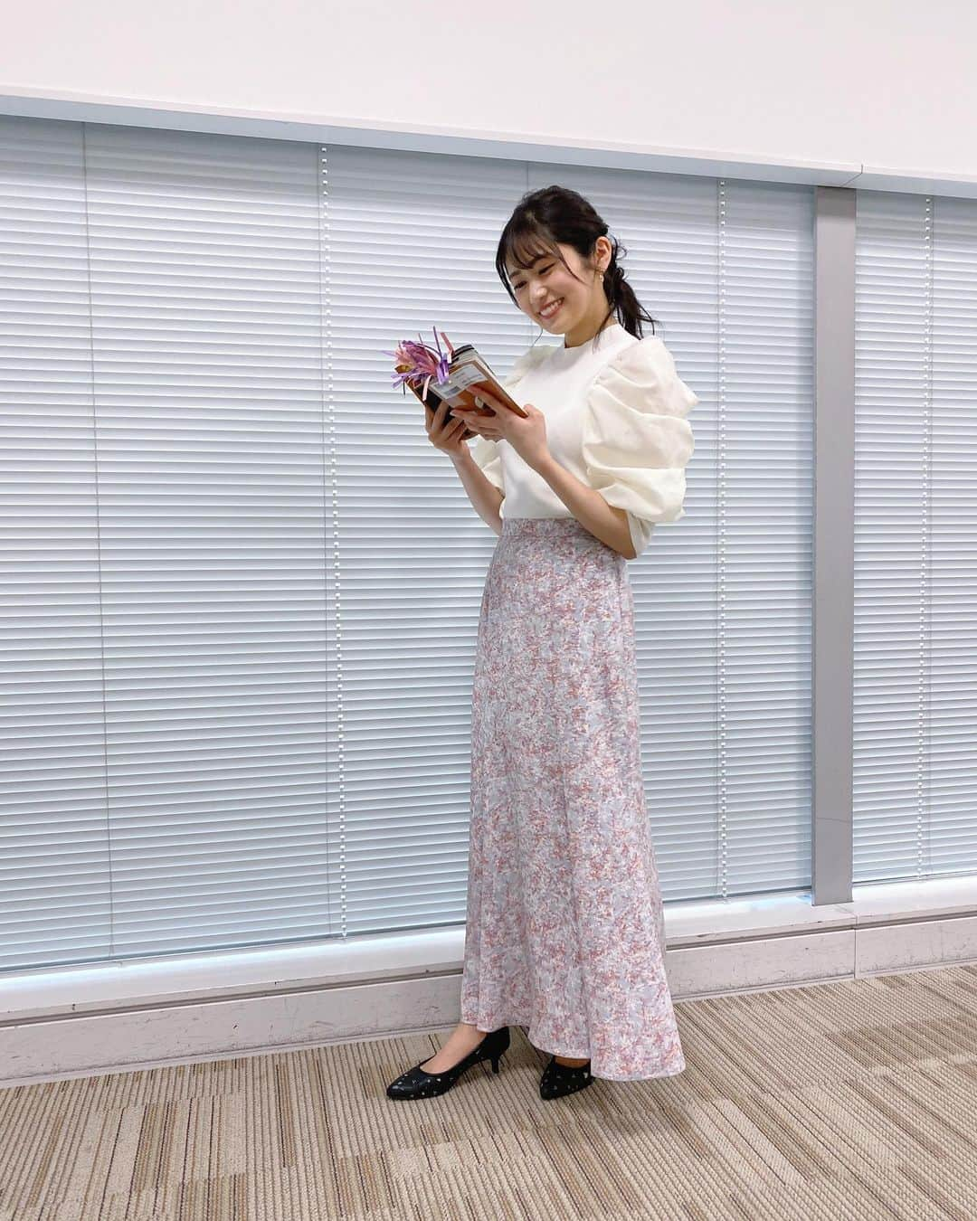 浅野杏奈さんのインスタグラム写真 - (浅野杏奈Instagram)「日本テレビ ✨今夜くらべてみました✨﻿ ﻿ 衣装です🤍﻿ ﻿ Top&Skirt: #SNIDEL﻿ @snidel_official  Shoes: #JELLYBEANS﻿ @jellybeans_shoes  ﻿ 今回初めて💕﻿ アクセサリーを衣装さんが用意して下さいました👏🏻なんだかお姉さんになった気分でした😂﻿ ﻿ #今くら﻿ #今夜くらべてみました﻿ #名探偵コナン﻿ #NTV」4月28日 22時51分 - this.is.anna_box