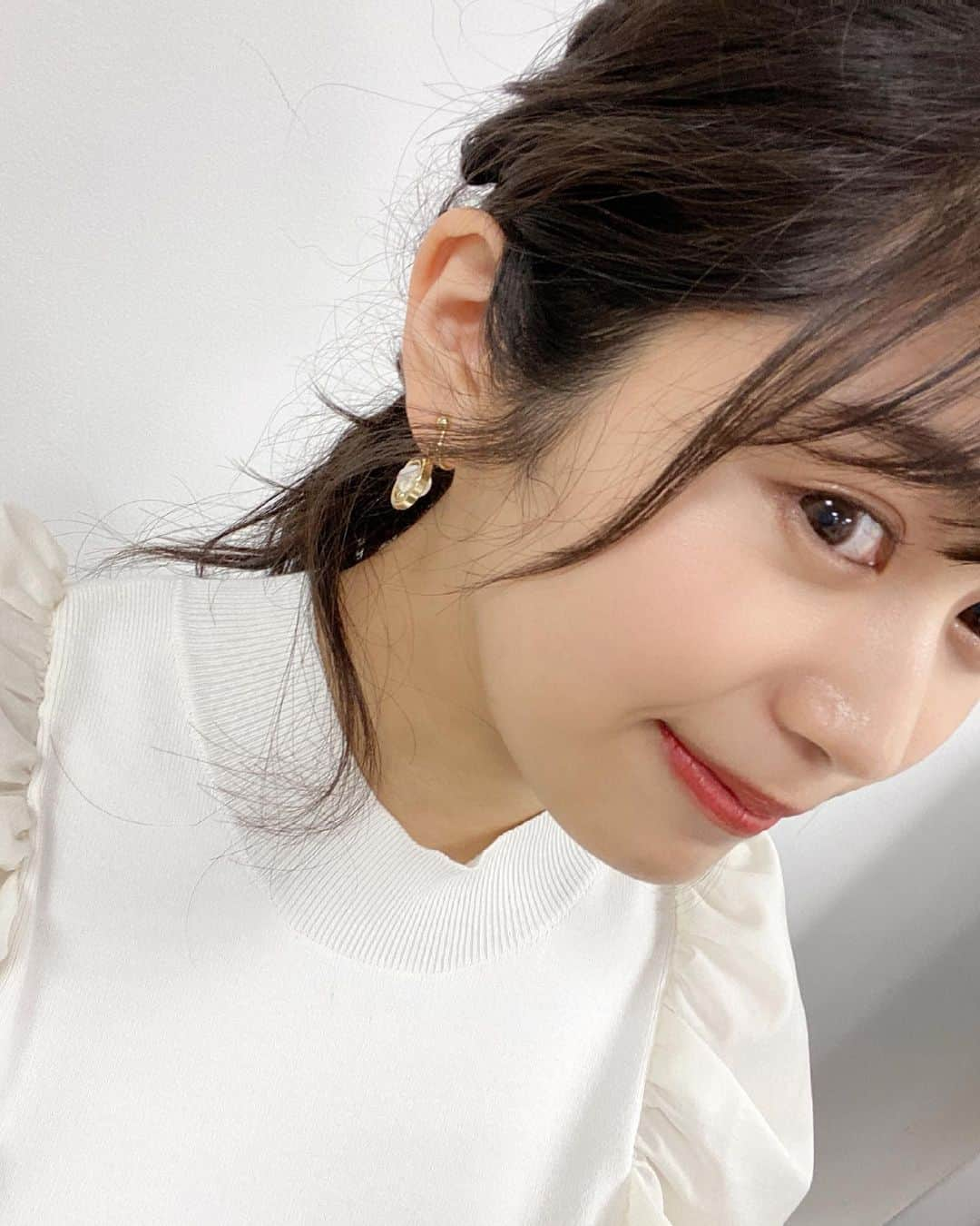 浅野杏奈さんのインスタグラム写真 - (浅野杏奈Instagram)「日本テレビ ✨今夜くらべてみました✨﻿ ﻿ 衣装です🤍﻿ ﻿ Top&Skirt: #SNIDEL﻿ @snidel_official  Shoes: #JELLYBEANS﻿ @jellybeans_shoes  ﻿ 今回初めて💕﻿ アクセサリーを衣装さんが用意して下さいました👏🏻なんだかお姉さんになった気分でした😂﻿ ﻿ #今くら﻿ #今夜くらべてみました﻿ #名探偵コナン﻿ #NTV」4月28日 22時51分 - this.is.anna_box