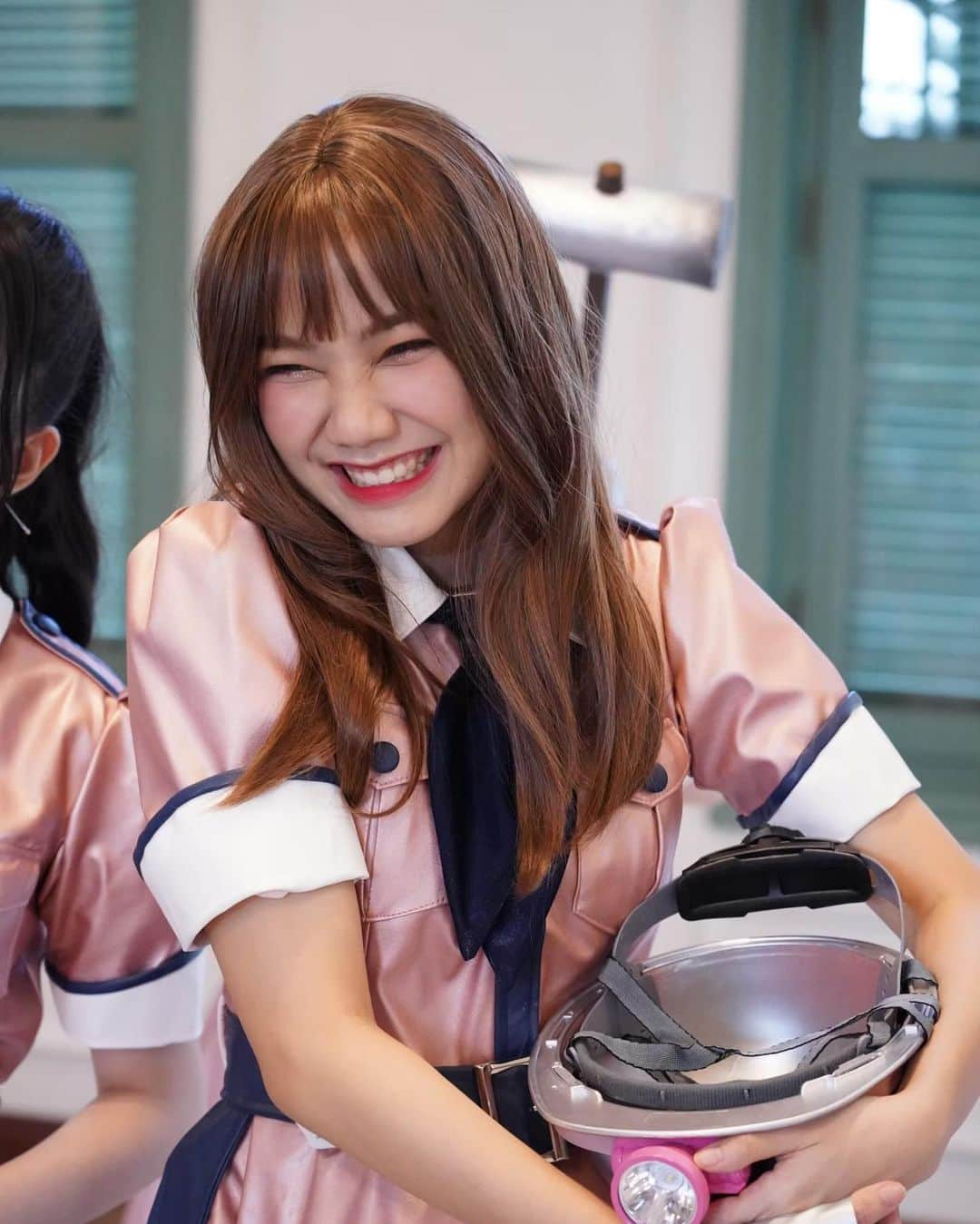 BNK48さんのインスタグラム写真 - (BNK48Instagram)「เห้ยย เราชีวะมาตั้งนาน เพิ่งรู้ว่าหัวใจเป็นของเหลว เมื่อเจอยิ้มของคุณ 🥴🥴🥴 บะบะบ้าจีงงงงงงง..... #แอดมินหวานขอวานยืมช้อนแกง #BNK48」4月28日 23時29分 - bnk48