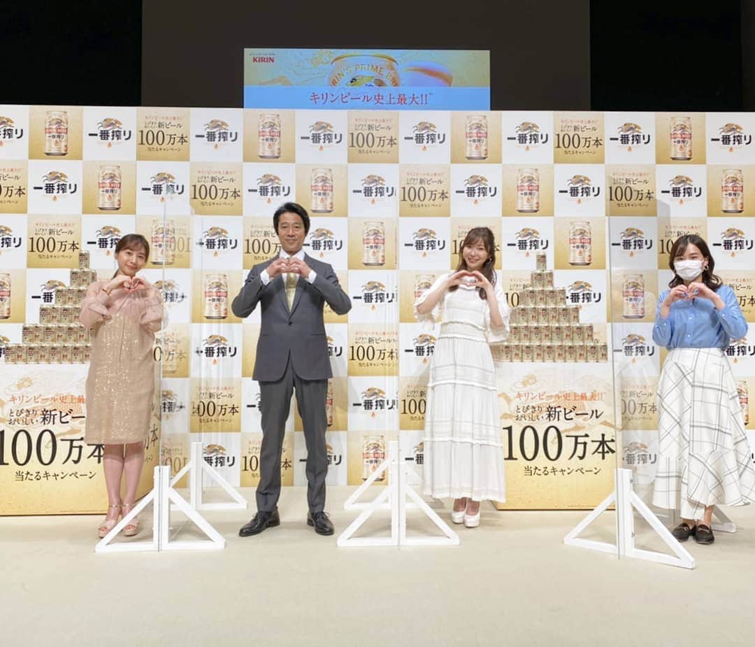 TBS「はやドキ！」のインスタグラム：「堤真一さん、指原莉乃さん、田中みな実さんを直撃🎤﻿ ﻿ 以前公開オンライン飲み会をされていた、田中さんと指原さん！﻿ ﻿ 田中さんが大好きなチョコレートを一緒に買いに行ったり、お家ディナーをしたり、プライベートでも仲がいいそうです☺️﻿ ﻿ 堤さんはオンライン飲み会をしたことがないとのこと！﻿ ﻿ 田中さん、指原さんは、﻿ 今度は堤さんも是非！とラブコールを送っていました💐﻿ ﻿ 堤さん、指原さん、田中さん、ありがとうございました✨﻿ ﻿ 篠原﻿ ﻿ ﻿ #堤真一 さん﻿ #指原莉乃 さん﻿ #田中みな実 さん #直撃🎤﻿ #篠原梨菜﻿ #アナウンサー﻿ #はやドキ﻿ #tbs」