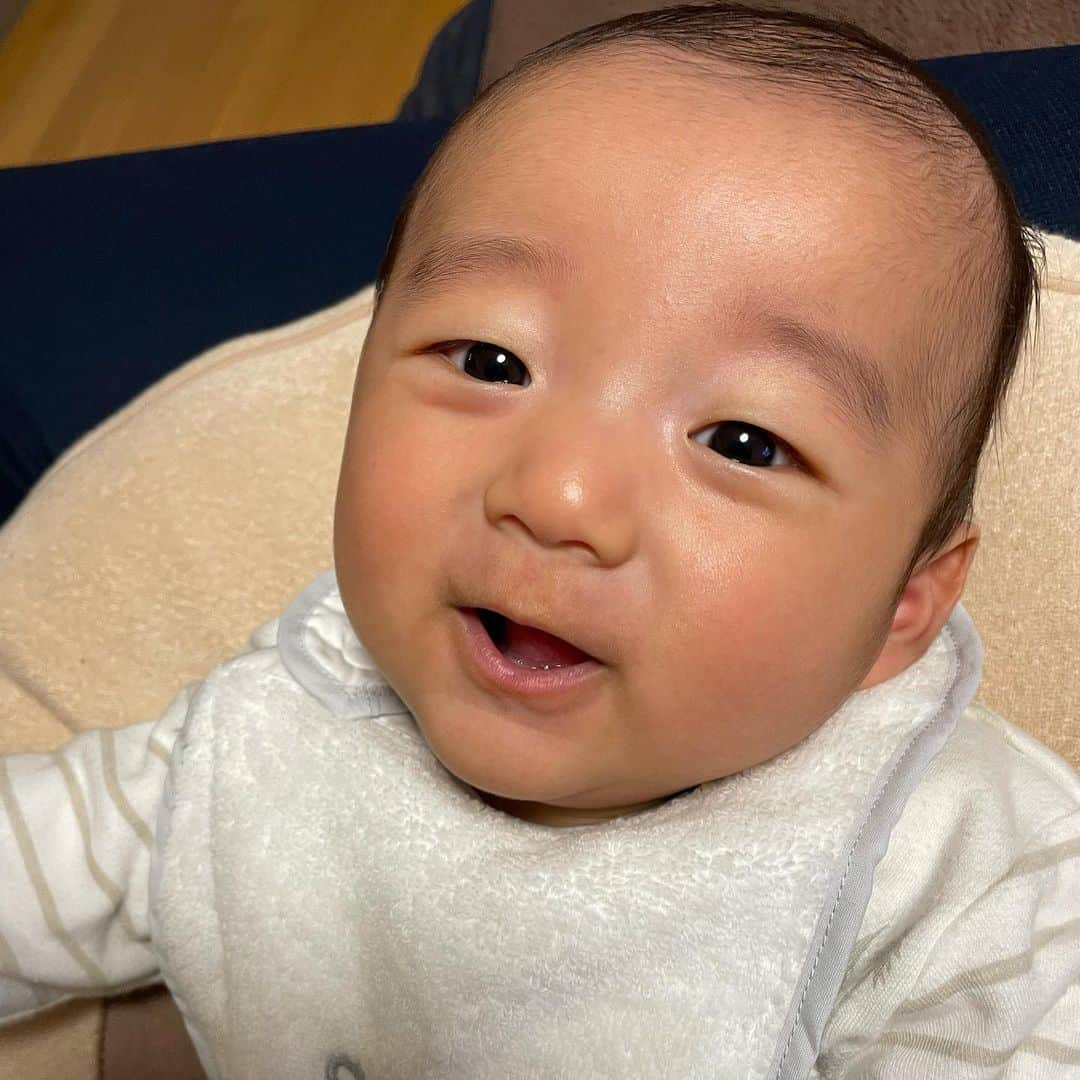 佐孝仁司さんのインスタグラム写真 - (佐孝仁司Instagram)「息子が誕生しました👶🏻 最高にぎゃんわいぃ(可愛い)です！」4月29日 9時43分 - hitoshi_sakou