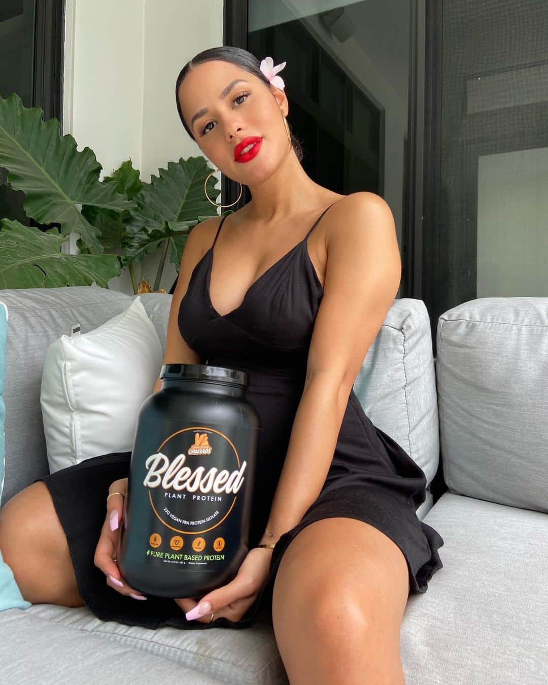 Katya Elise Henryさんのインスタグラム写真 - (Katya Elise HenryInstagram)「Introducing... limited edition... @blessedprotein CINNAMON CHURROS OMFG. Churro lovers this has your name written all over it! Mixed with almond milk, this is everything I’ve ever dreamed of and more. I can not believe this is a PLANT BASED PROTEIN SHAKE! Protein genuinely has never been this good... get your hands on it quick before it’s gone forever 🥺 don’t forget to use code KATYA10 at checkout on www.ehplabs.com & save 10% off your order! 🤌🏽」4月29日 10時26分 - katyaelisehenry