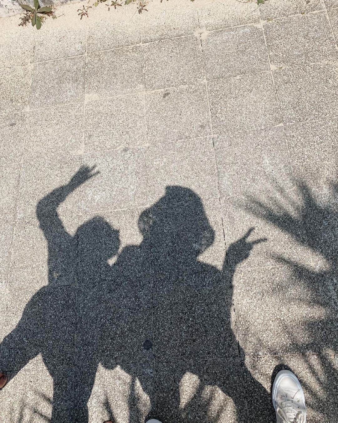 森山菜々のインスタグラム：「. GW天気いいとイイな〜☀️☀️  @laulea_shrimp_fukuoka も @shuna.jp もどちらもGWやってるので待ってま〜す✌🏽✌🏽」