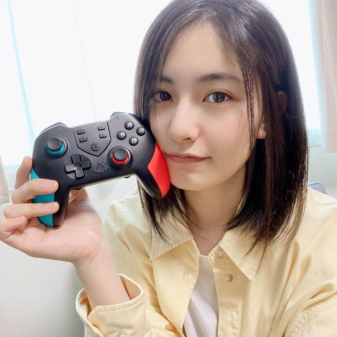 高山侑子さんのインスタグラム写真 - (高山侑子Instagram)「. SwitchでAPEXとかモンハンやってたらJoy-Conがダメになっちゃったので、コントローラーを買ってしまいました🎮 とりあえずお試しで買ってみたけど、やっぱりプロコンはいいですね☺️  #switch」4月29日 13時01分 - takayamayuko_stardust